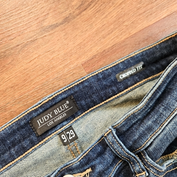 Judy Blue After Hours Dark Wash Destroyed Hem Cropped Straight Leg Jeans Size 9 - Picture 6 of 16